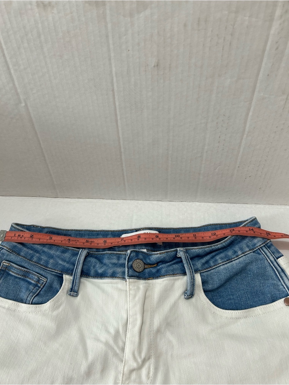 Judy Blue Denim Shorts Women
Size L White Blue Casual
Summer Stretch - Picture 12 of 12